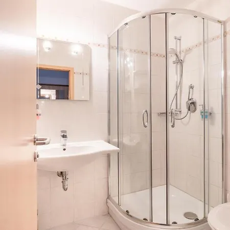 Sporthotel Neuruppin Szálloda 3*